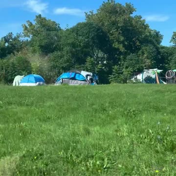 Tents are just popping up on the side of the road now in Montreal 🇨🇦