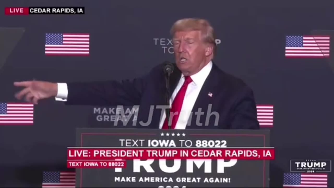 Trump Makes Fun of Biden Not Being Able to Exit the Stage 😂