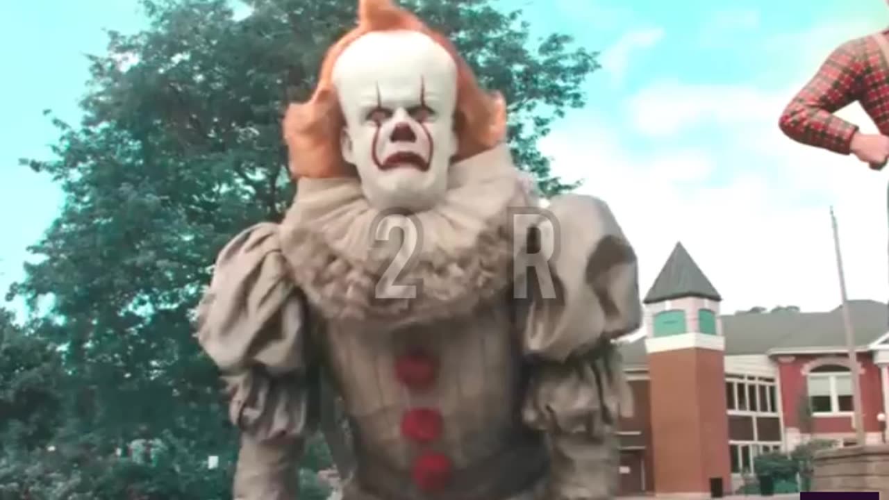 Movie clip ( IT : Chapter two )