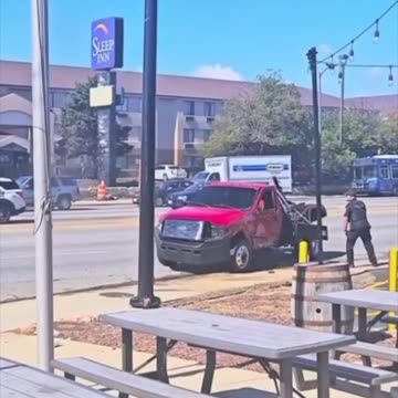 Tow truck drivers get into road fight on Chicago's Southwest Side