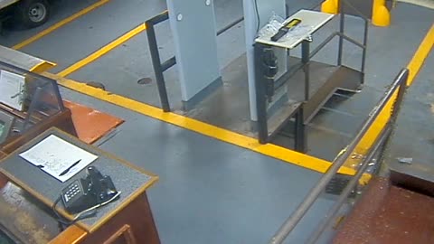 3205LHOBBACStLoadingDock_2021-01-06_14h39min50s800ms.mp4