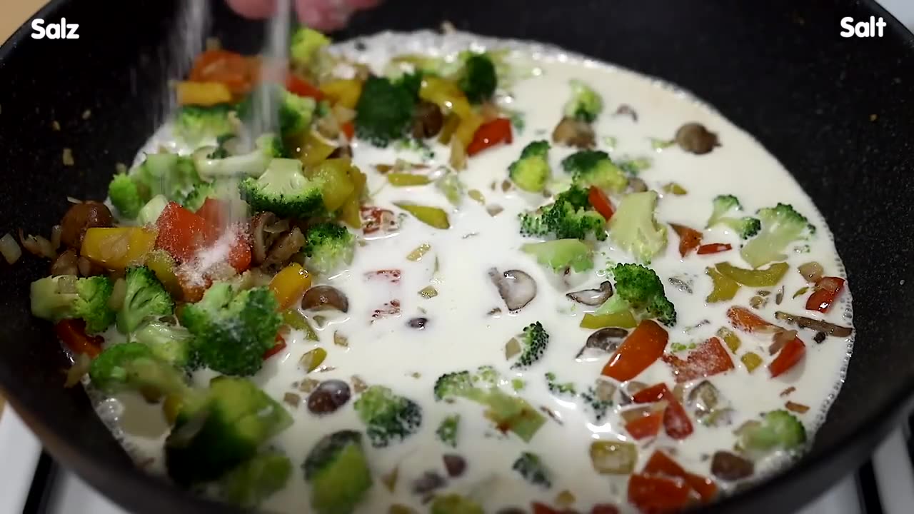 Creamy pasta with broccoli, mushrooms and peppers. Tasty and easy dinner!