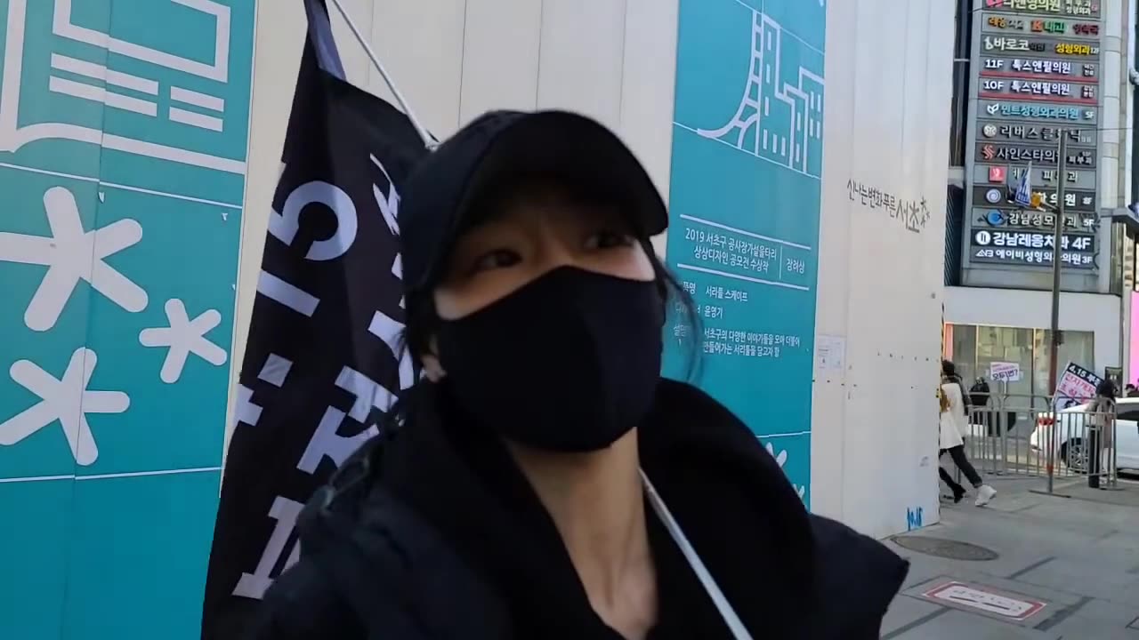 20210222_V3_S02(C6hCfr-lnuA)어린아이 어머니의 한말씀! 나라 살리려고! 잘못 됐으니까! 알려야 하니까! 국민들이 나서야 해결되니까! 강남역에서