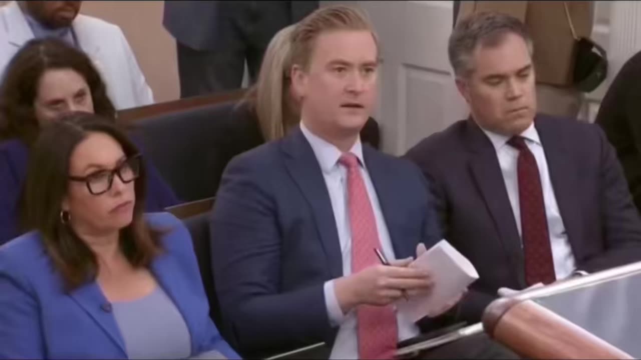 Peter Doocy wrecks press secretary Karine Jean-Pierre over Biden’s broken border wall promise!