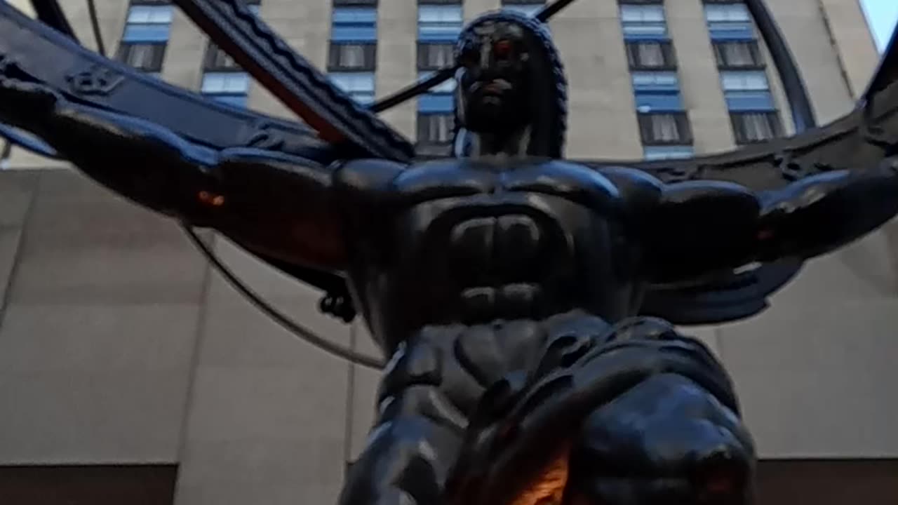 Atlas in NYC ( Rockefeller Center )