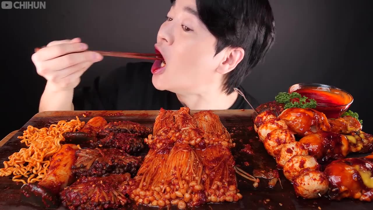 jamur pedas dan ayam, mie jamur pedas, FIRE NOODLE CHICKEN SAUSAGE EATING ASMR MUKBANG