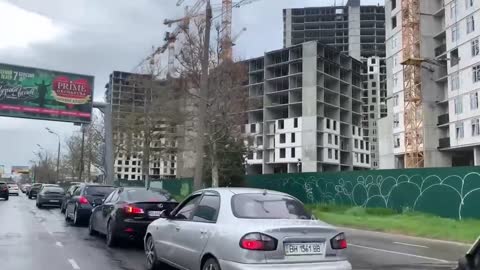 V Oděse se tvoří fronty u benzínek, neboť benzín velmi rychle dochází