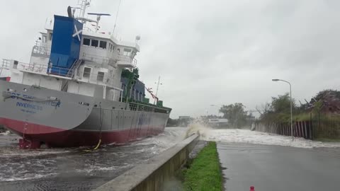 Ship Launches | 10 Awesome Waves