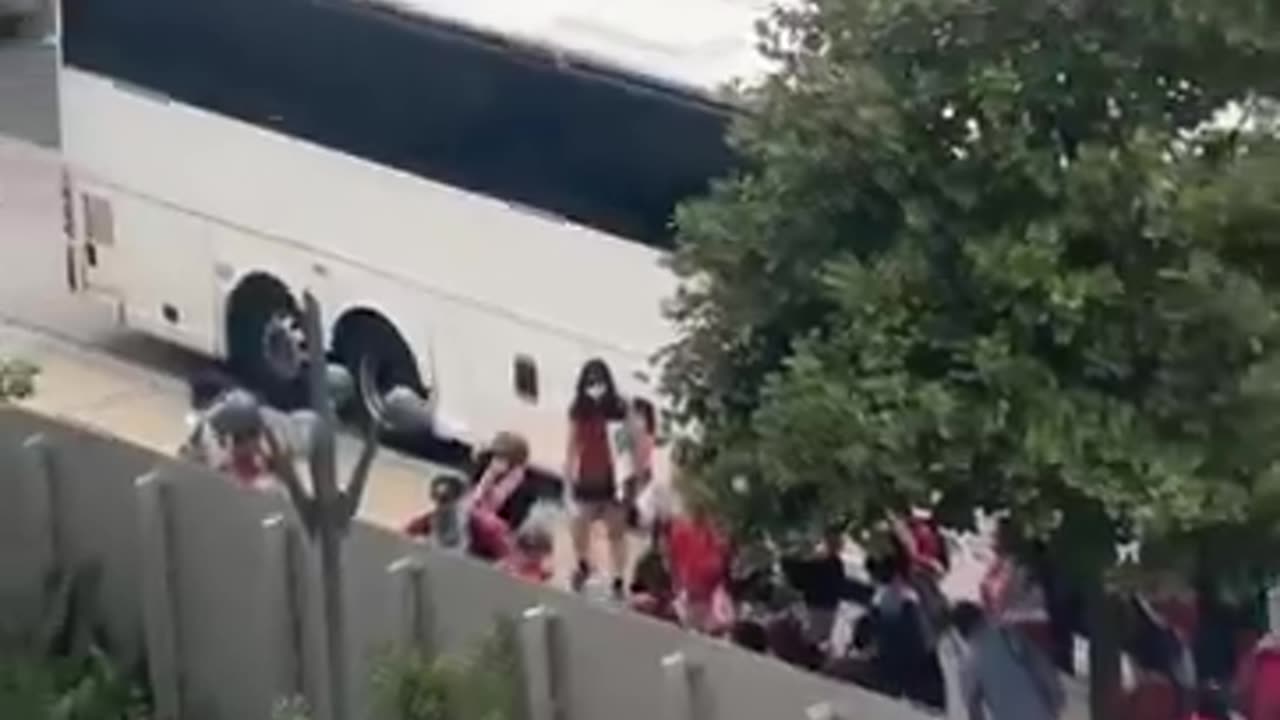 JUST IN: Pro-Palestinian protesters seen getting off of busses in Washington D.C.