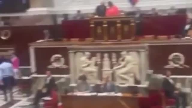 French Parliament Defeat Macron - NO MORE VAX PASS