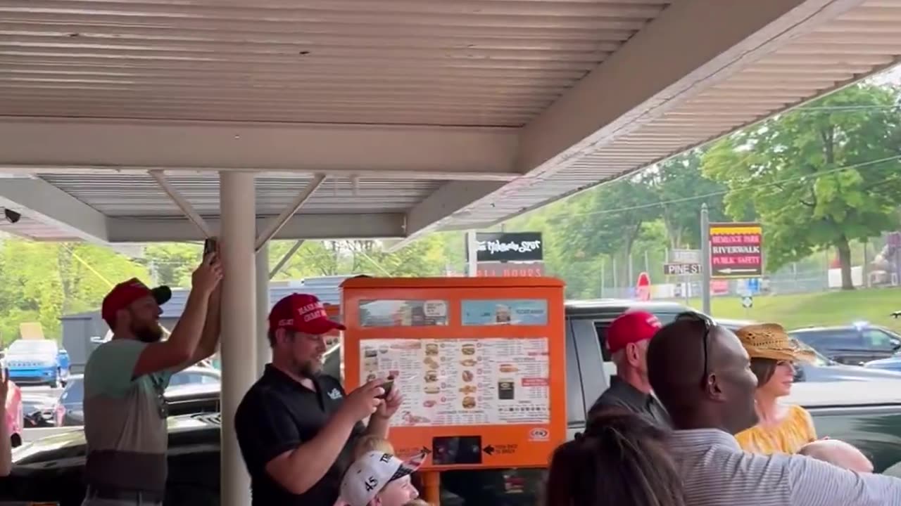 JD Vance greets a cheering crowd at A&W restaurants in Big Rapids, MI!