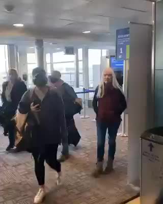 Plane evacuated because passengers sang National Anthem