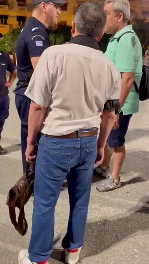 ΑΥΤΑ ΜΟΝΟ ΣΤΗΝ ΕΛΛΑΔΑ.