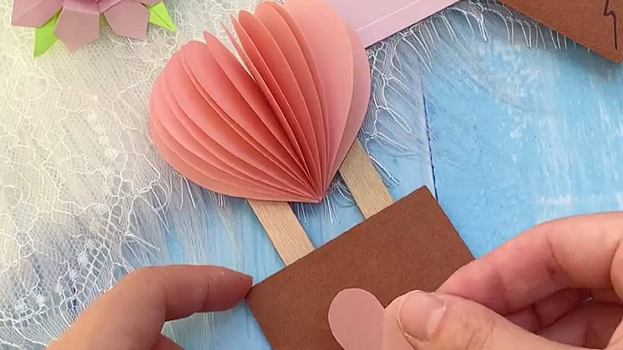 Making Paper Hearts by Hand | DIY Paper Crafts and Decor #artsandcrafts #art