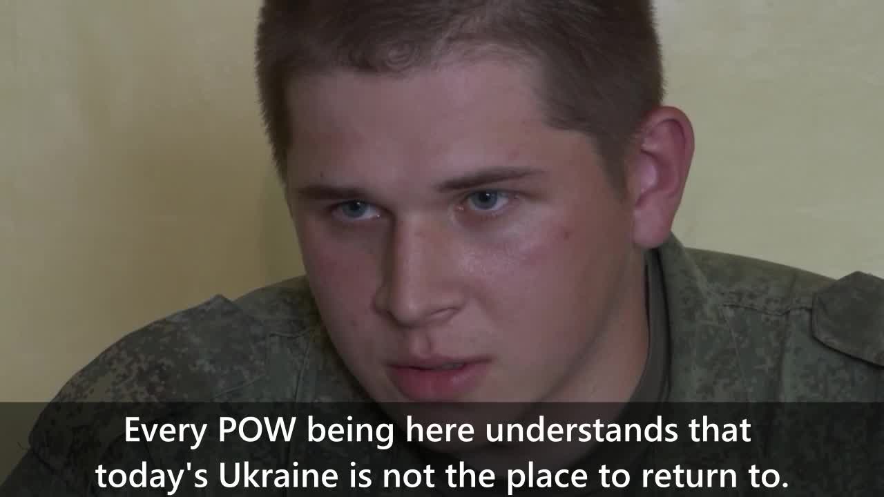 UKRAINEN POW OFFICER REFUSE TO BE REALESED AND GO BACK...