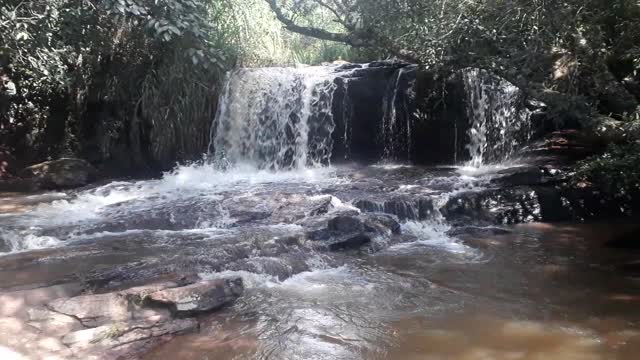 What a peaceful place, a beautiful waterfall