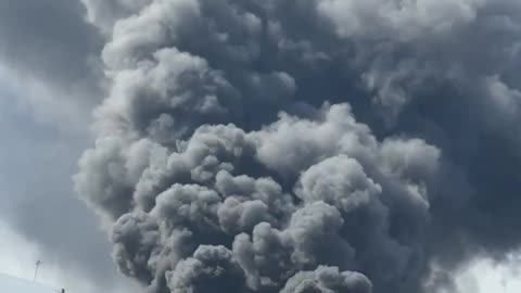 🔥 Atlas oil depot: The fire spread to other tanks!