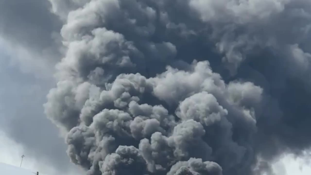 🔥 Atlas oil depot: The fire spread to other tanks!