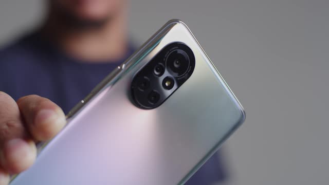 HUAWEI nova 8