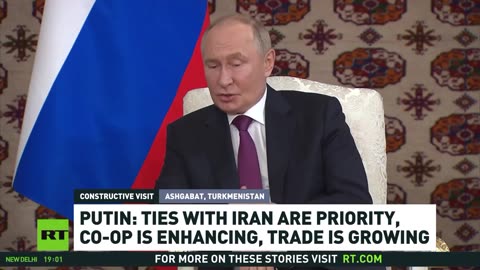 Putin welcomed at international summit in Turkmenistan