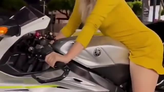 Cute 🥰 girl riding the bike