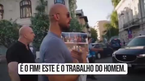 Os irmãos Andrew e Tristan Tate, protestaram contra a zombaria das Olimpíadas.