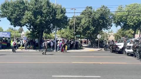 MODESTO CA COMMUNIST ANDTIFA ,BLACK LIVES ATACKS IS HAPPENING NOW