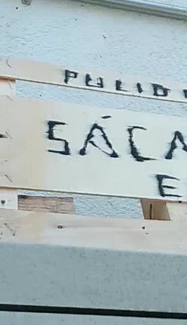 El independentismo electriza un mástil para matar a los españoles en Orrius (Barcelona)