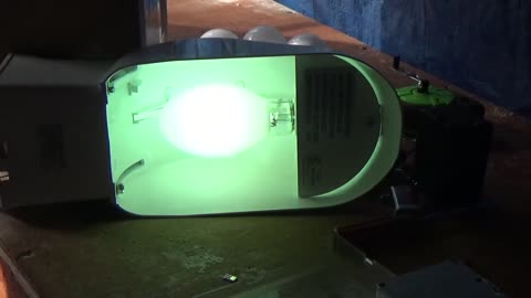 Mercury Vapor light fixture day time run