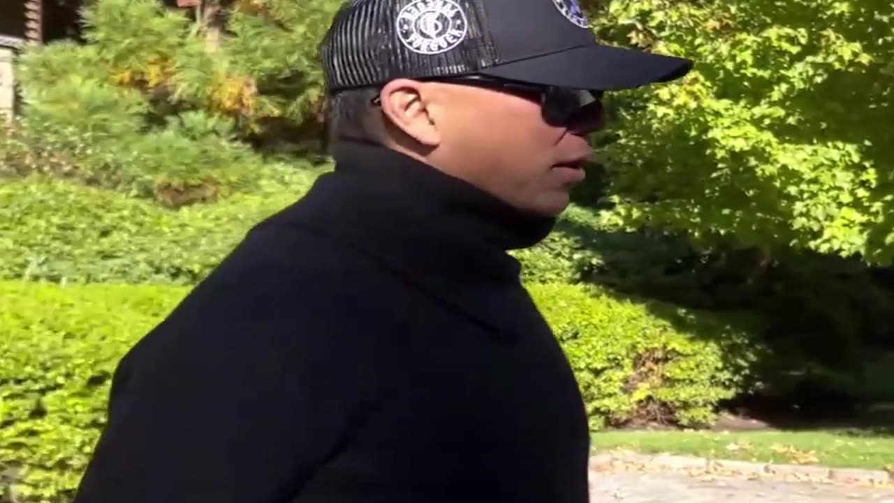 20221011文贵先生GETTR¹： #俄乌战争：所有问题背后都有共产党的影子。西方世界都知道最大的危机就是共产党，人民币挑战美元，中东布下大局，能源挑战美国。在科技领域金融领