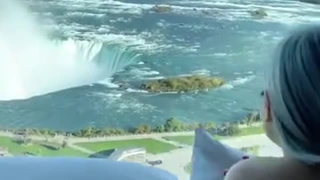 Waking up to Niagara Falls🤩