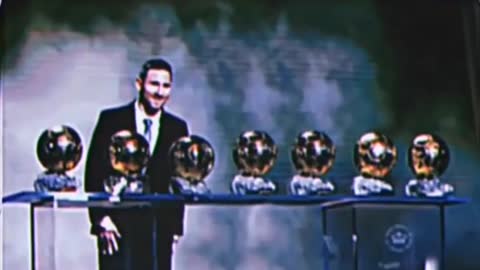 ⚽⚽Messi receiving his 7th award 🔥🔥