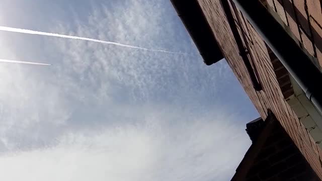 Chemtrailing - 6 chemtrails in minutes of each other prt 3.