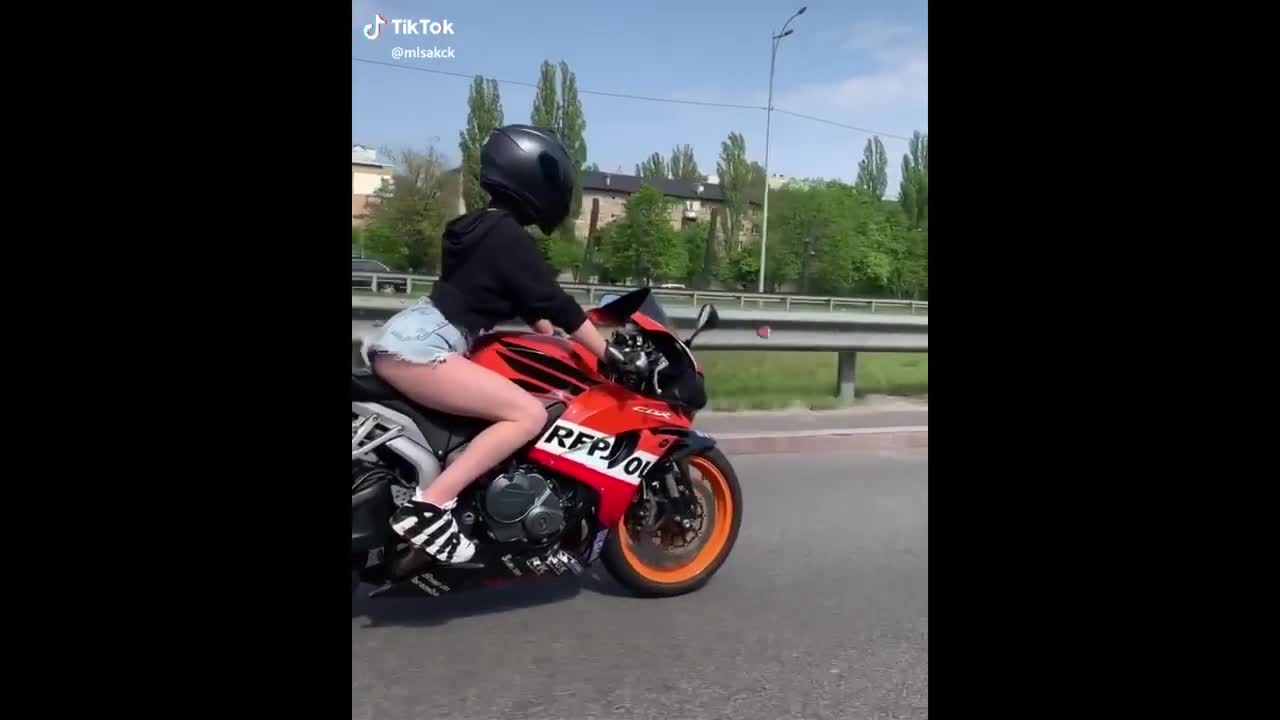 Beautiful girls on motorcycles! Tik Tok Сompilation 2020