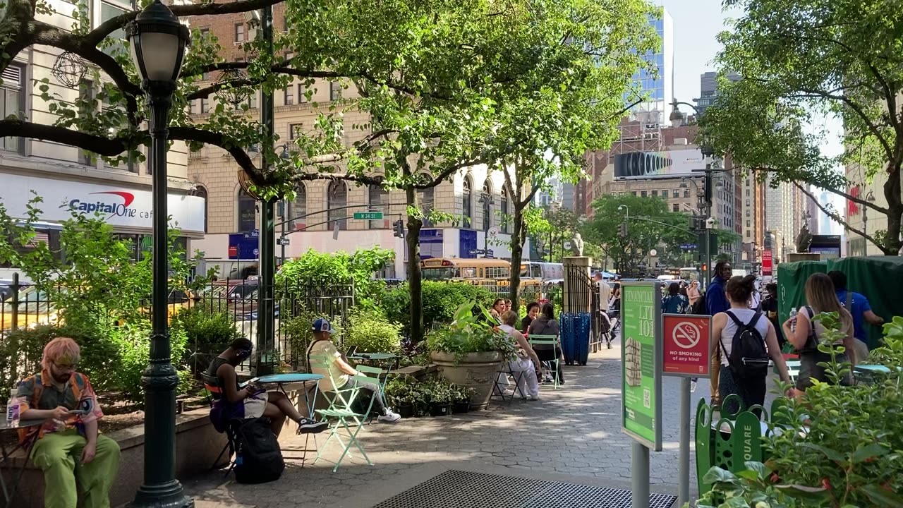 Greeley Square Park & Herald Square (Manhattan)