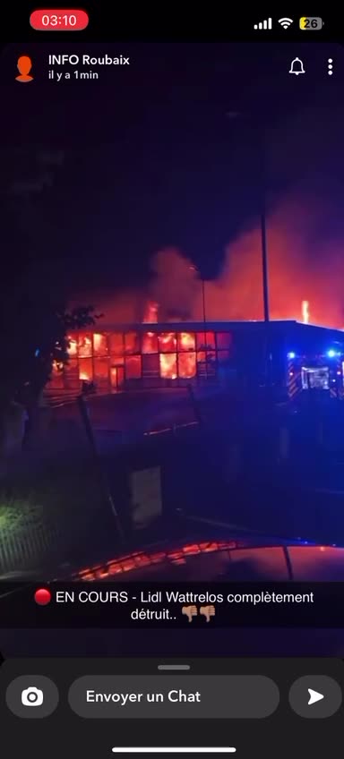 Supermarket LIDL w Lille we Francji, który początkowo umożliwiał klientom dostęp tylko