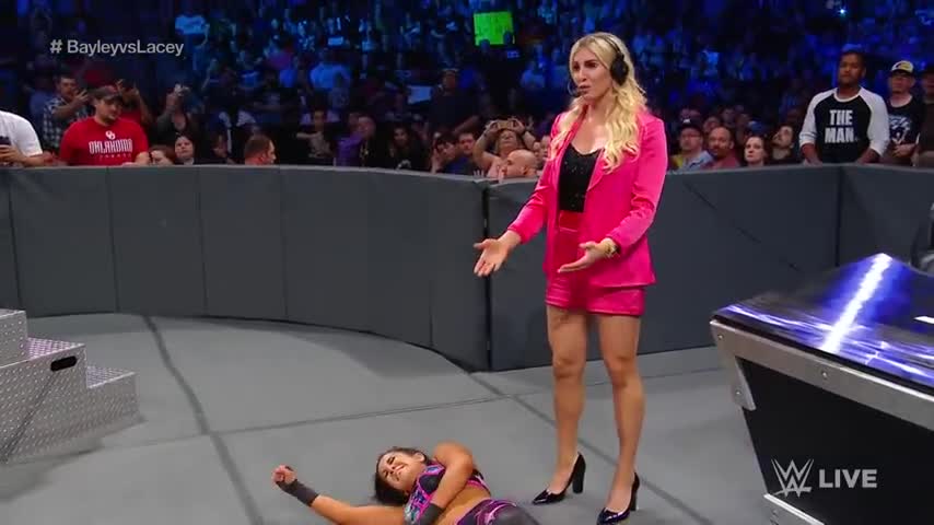 Bayley vs Lacey Evans match