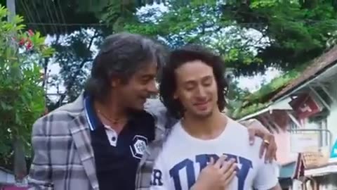 Tiger Shroff and Sunil Grover Best Comedy