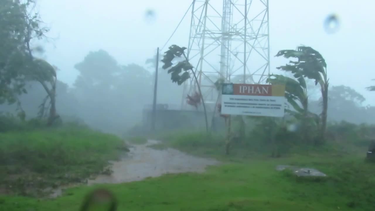 very strong storm in Brazil makes the tower swing