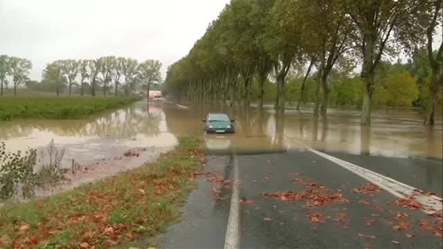 Deadly floods sweep through south-west France