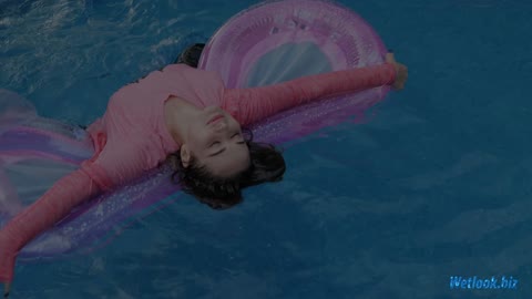 Wetlook girl