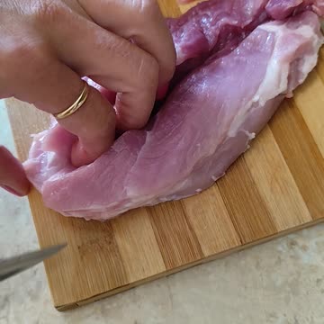 Cutting meat for stew