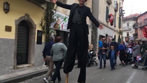 Man on stilts #sicignano 2018