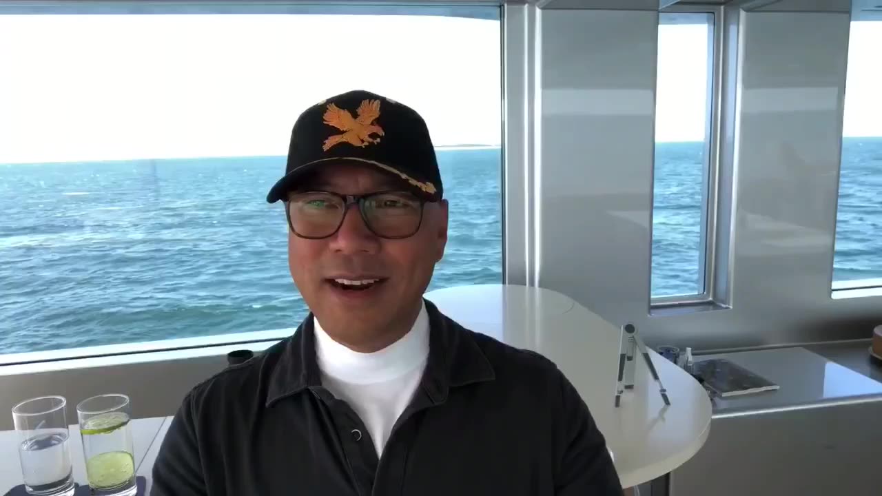 艺术，看问题，谈恋爱，人生的境界高就是因为角度站得高。