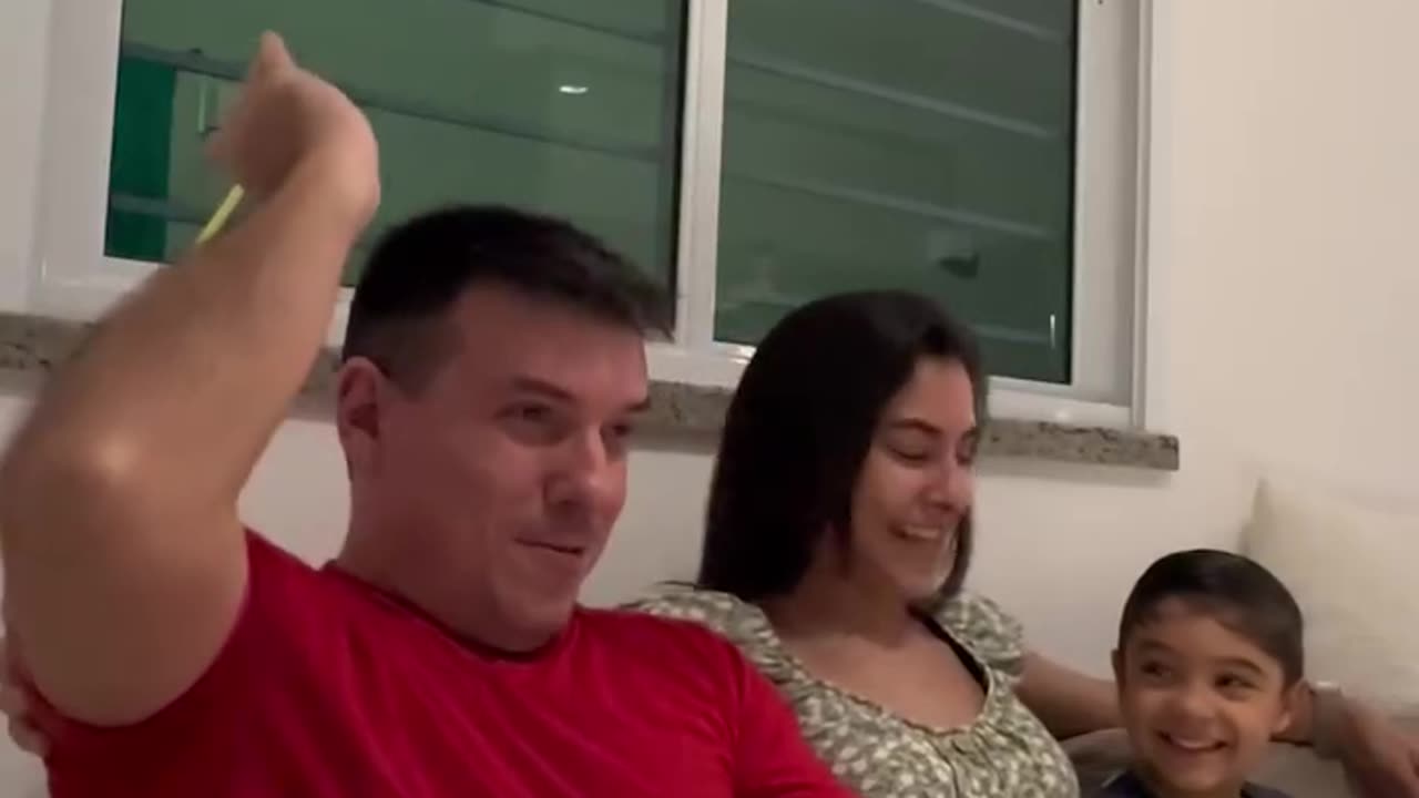 Kid stunned by parents magic trick