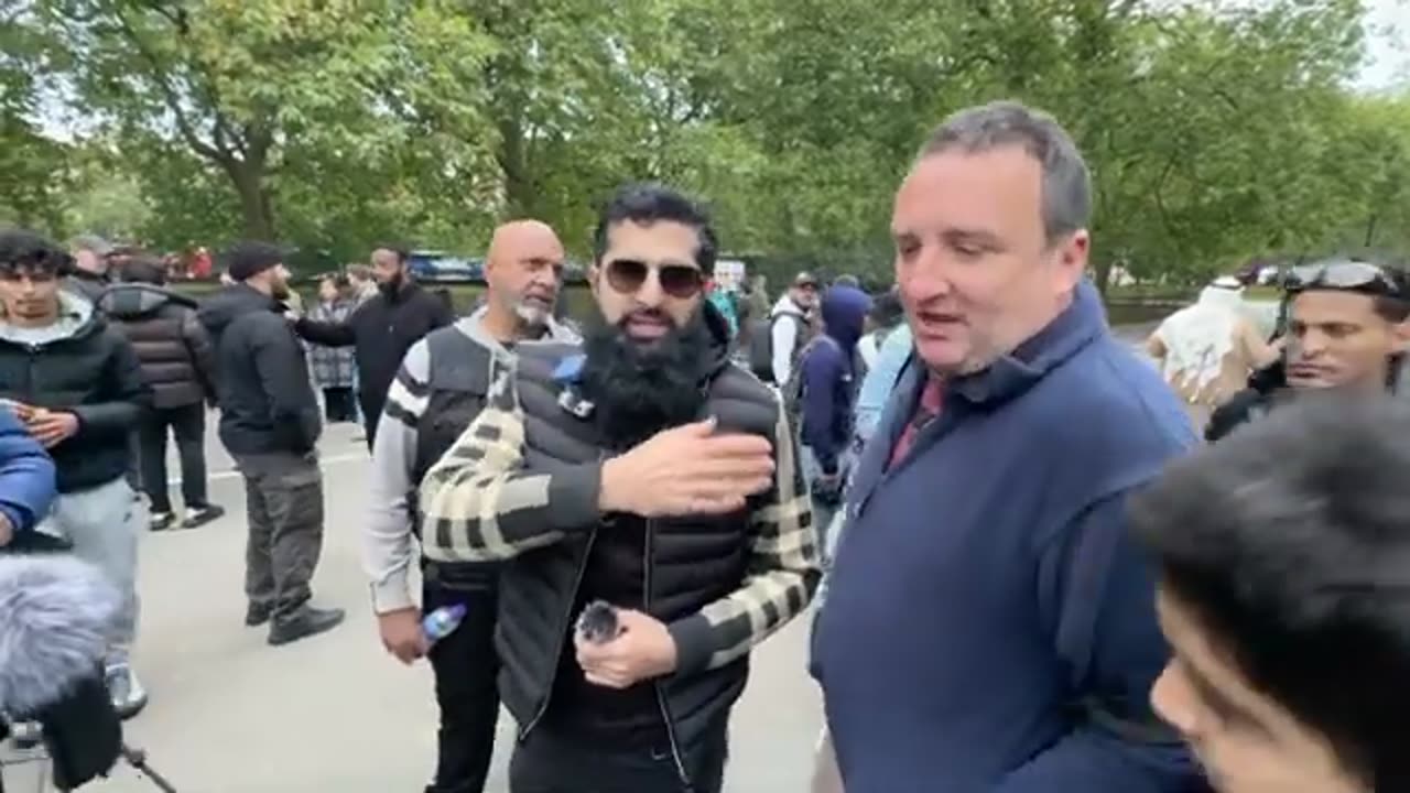 🥊 🔥 SECONDS FROM A FIGHT _ HEATED @ SPEAKERS CORNER