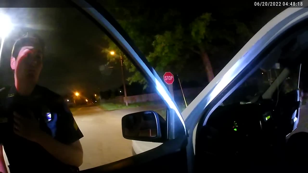 Guy Wants To Flee Police With His Kid In Backseat