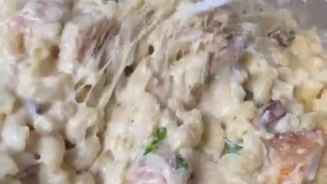 Crispy chicken and macaroni