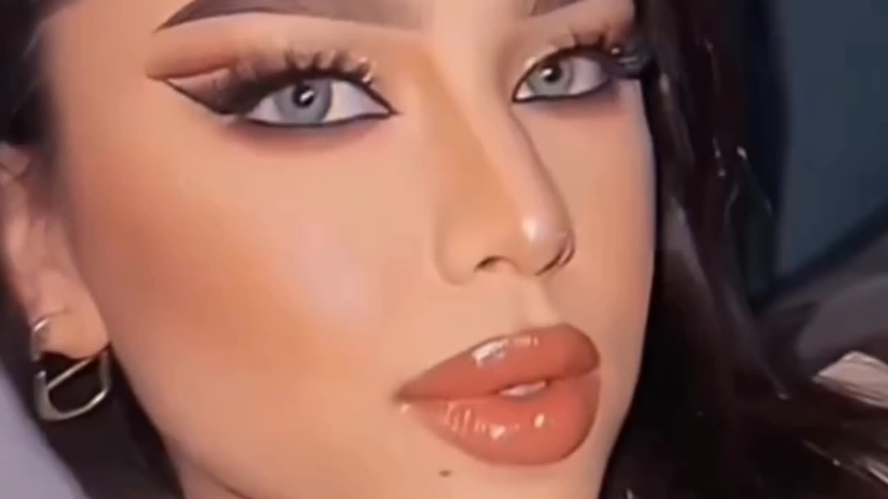 Ultimate Makeup Tutorial: Flawless Techniques for a Stunning Look