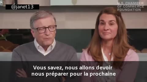 Bill Gates sourit en parlant de la prochaine pandémie (2020)